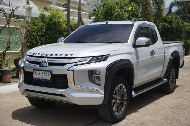 2021 MITSUBISHI Triton