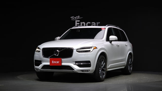 2017 VOLVO XC90