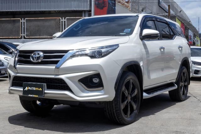 2018 TOYOTA Fortuner