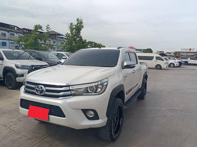 2017 TOYOTA Hilux