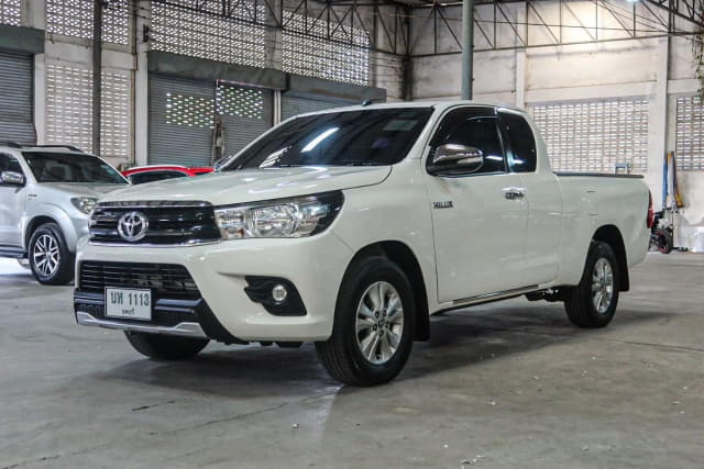 2019 TOYOTA Hilux