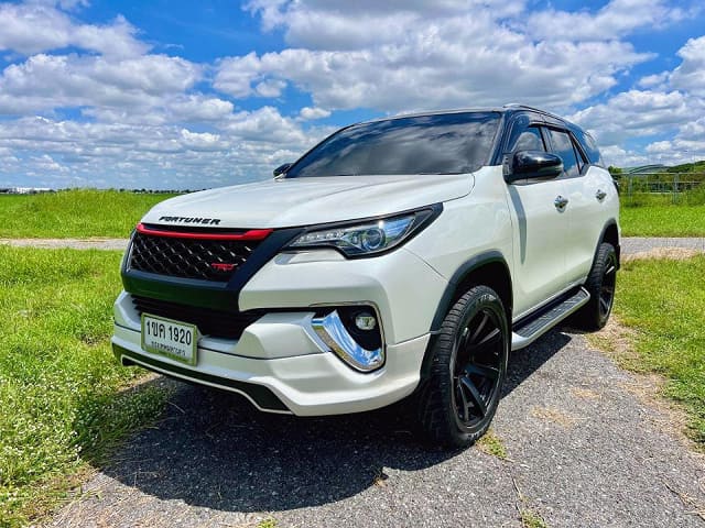 2019 TOYOTA Fortuner