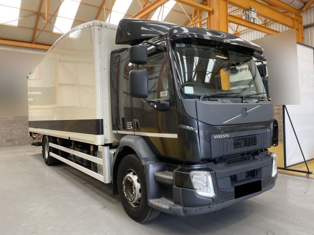 2016 VOLVO FL