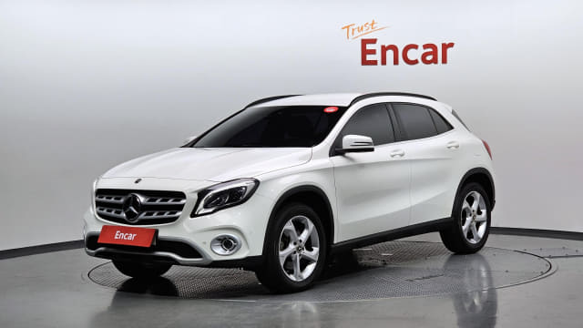 2019 MERCEDES-BENZ GLA-Class