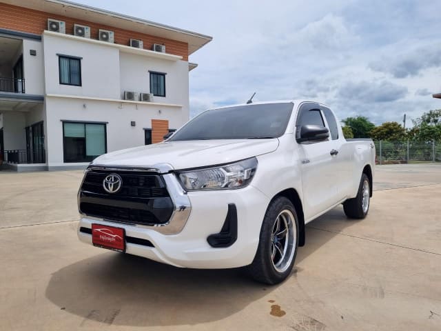 2022 TOYOTA Hilux