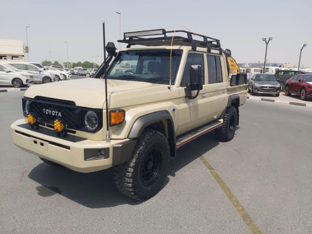 2019 TOYOTA Land Cruiser