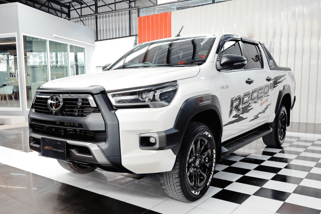 2022 TOYOTA Hilux