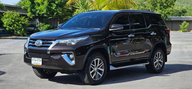 2019 TOYOTA Fortuner