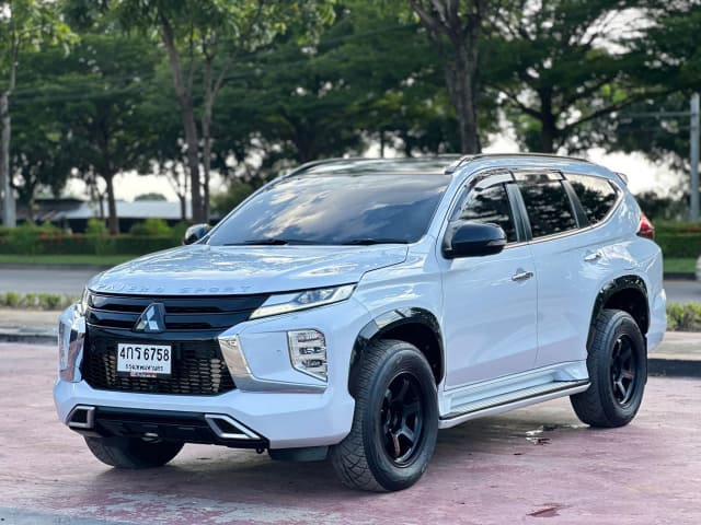 2019 MITSUBISHI Pajero