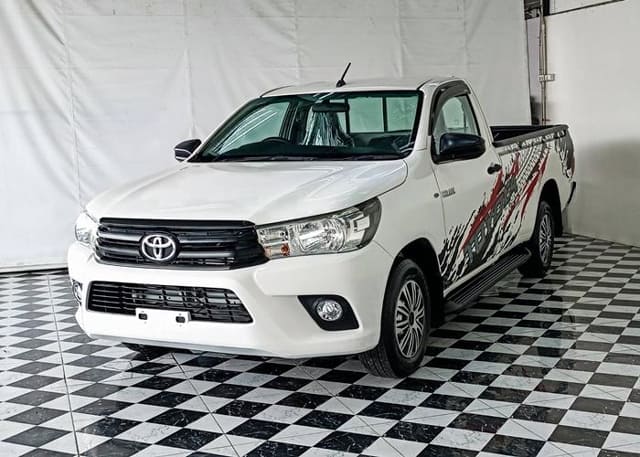 2019 TOYOTA Hilux