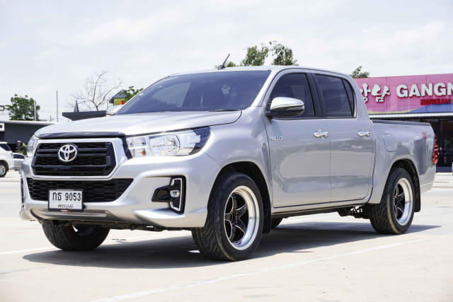 2020 TOYOTA Hilux