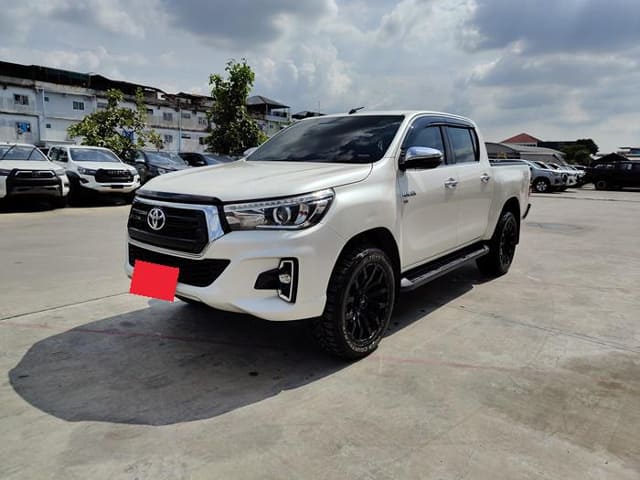 2019 TOYOTA Hilux