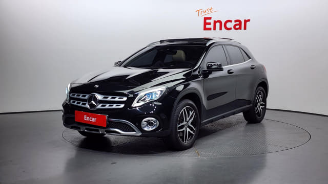 2019 MERCEDES-BENZ GLA-Class