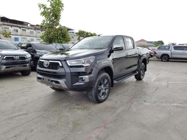 2024 TOYOTA Hilux