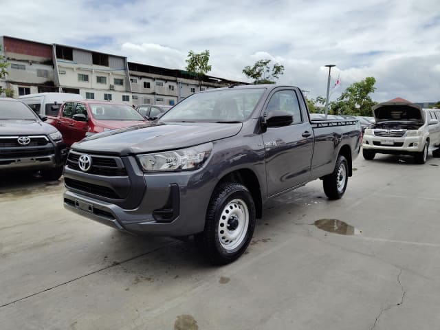 2024 TOYOTA Hilux