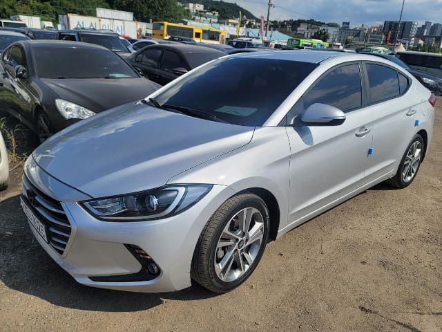 2017 HYUNDAI Avante AD