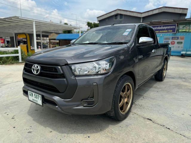 2019 TOYOTA Hilux