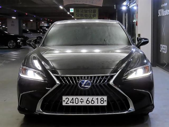 2023 LEXUS ES