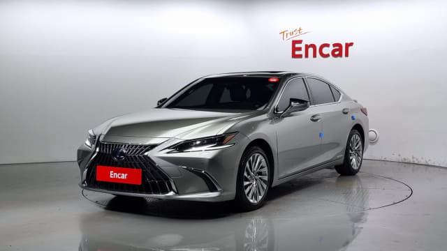 2022 LEXUS ES