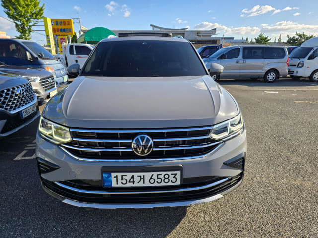 2022 VOLKSWAGEN Tiguan