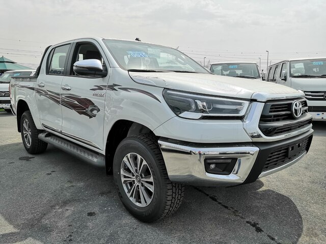 2023 TOYOTA Hilux