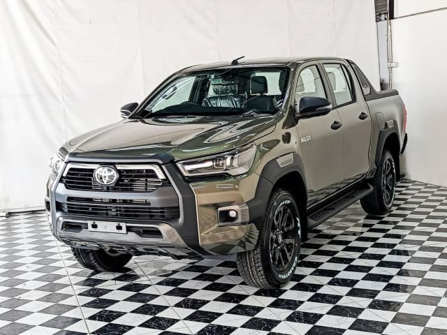 2024 TOYOTA Hilux