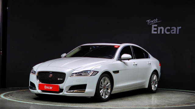 2019 JAGUAR XF, 