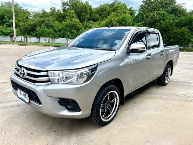 2017 TOYOTA Hilux