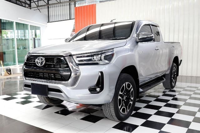 2020 TOYOTA Hilux