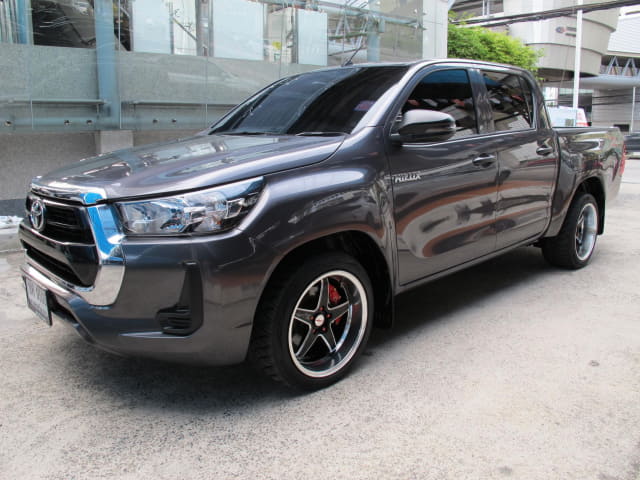 2023 TOYOTA Hilux