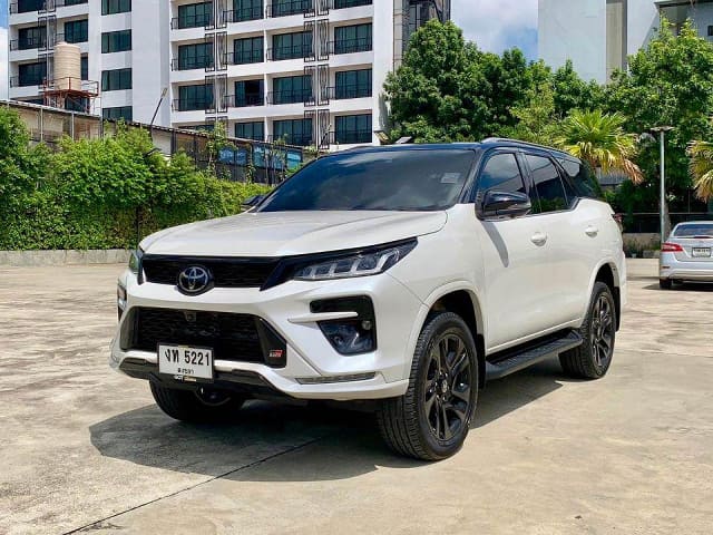 2022 TOYOTA Fortuner