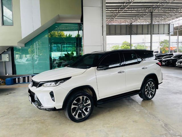 2021 TOYOTA Fortuner