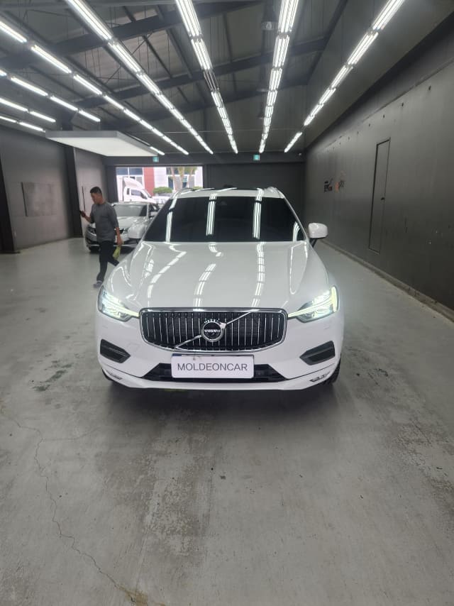 2021 VOLVO XC60