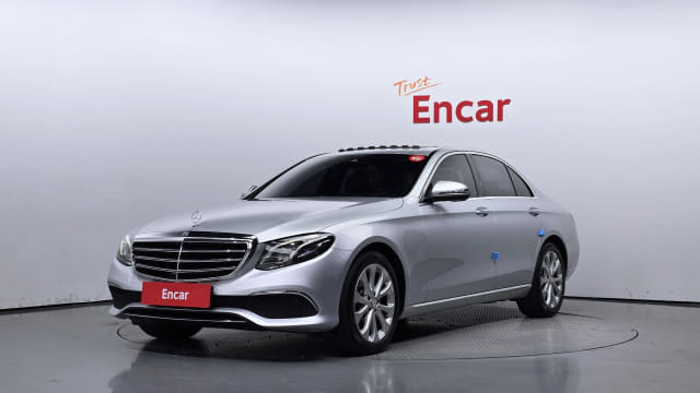 2017 MERCEDES-BENZ E-Class