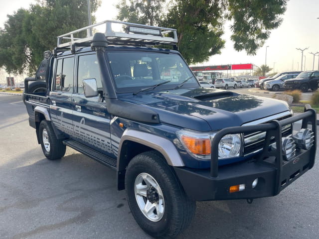 2019 TOYOTA Land Cruiser