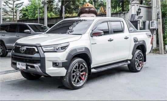 2021 TOYOTA Hilux