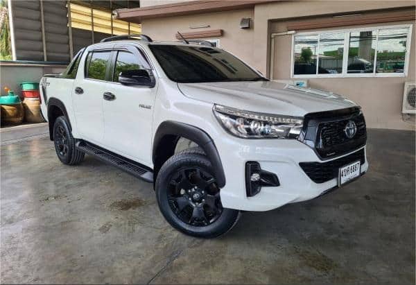 2019 TOYOTA Hilux