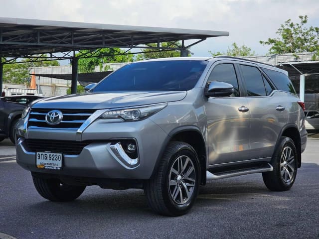 2020 TOYOTA Fortuner