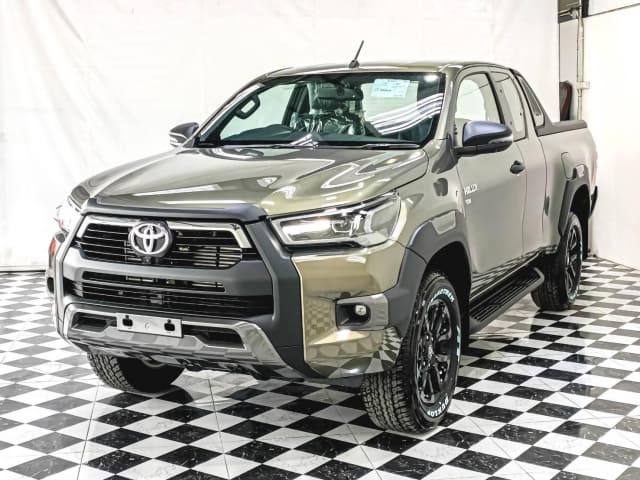 2024 TOYOTA Hilux, 