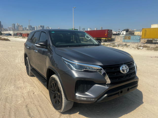 2020 TOYOTA Fortuner