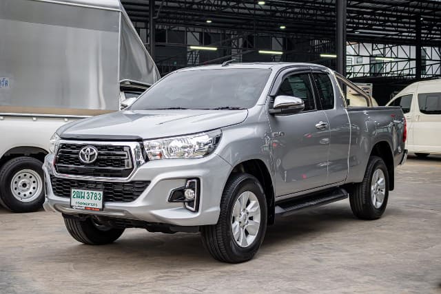 2019 TOYOTA Hilux