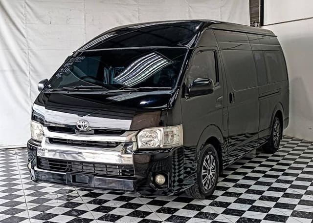 2017 TOYOTA Hiace Commuter