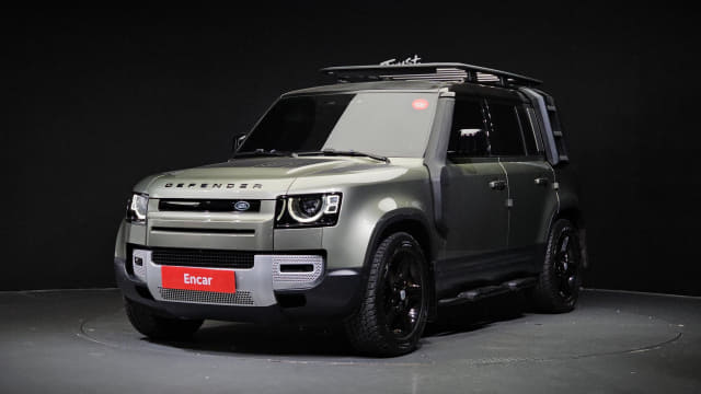 2020 LAND ROVER Defender