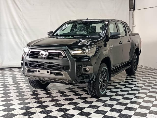 2024 TOYOTA Hilux