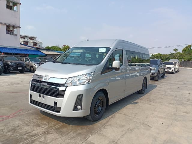 2024 TOYOTA Hiace Commuter