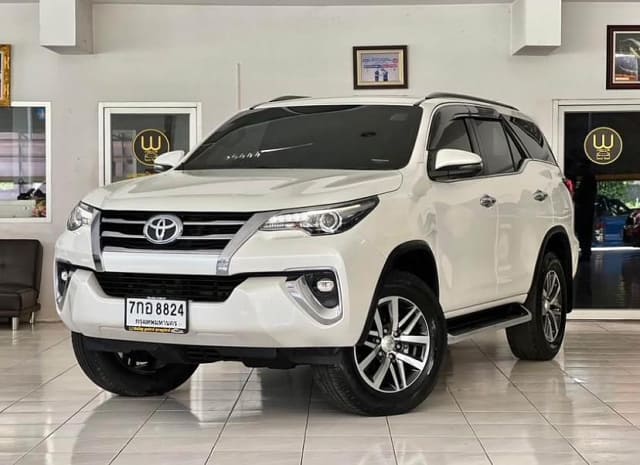 2018 TOYOTA Fortuner