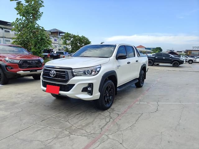 2019 TOYOTA Hilux