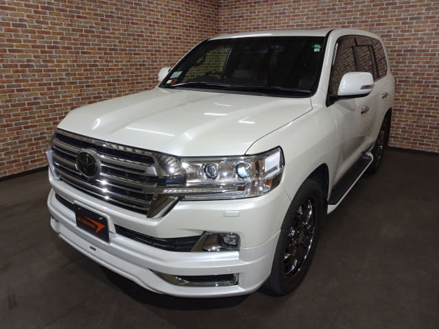 2018 TOYOTA Land Cruiser