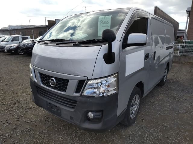 2017 NISSAN Caravan Van