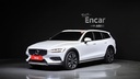 2022 VOLVO V60